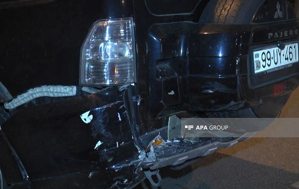 Bakıda “Prius” və “Pajero” toqquşub - FOTO
