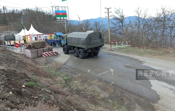 Xankəndi-Laçın yolunda sülhməramlıların avtomobil karvanı maneəsiz keçib - YENİLƏNİB - FOTO