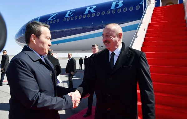 İlham Əliyev Qazaxıstana rəsmi səfərə gedib - FOTO