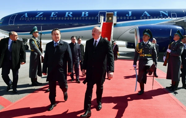 İlham Əliyev Qazaxıstana rəsmi səfərə gedib - FOTO