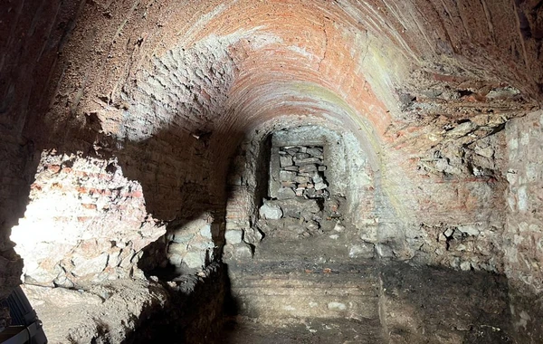 İstanbulda 1500 illik yeraltı keçid tapılıb - FOTO