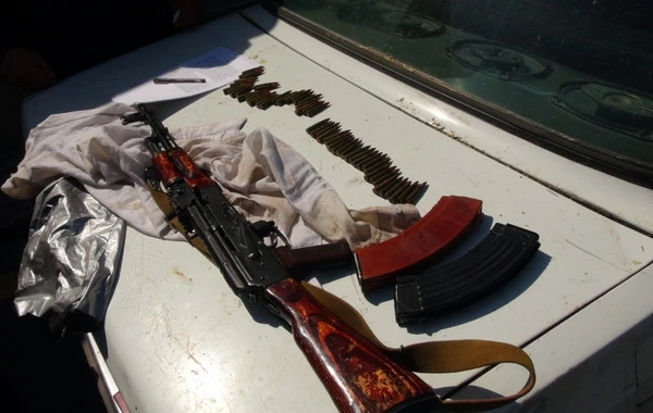 Polisdən əməliyyat: Torpağın altında narkotik gizlədənlər saxlanıldılar - FOTO