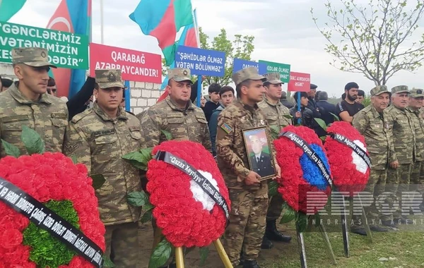 Şəhid Elşad Həsənov dəfn olunub - YENİLƏNİB - FOTO