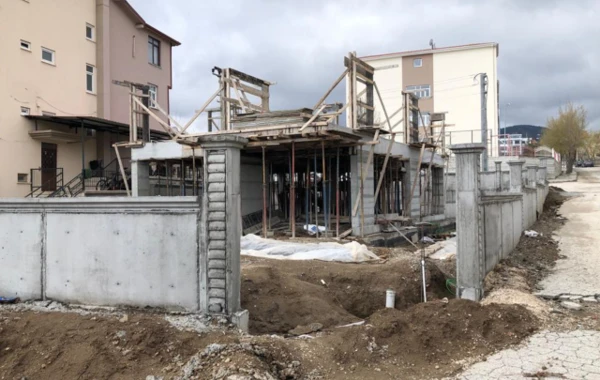 Əvvəlcə rəqs etdi, sonra oğurluğa başladı - FOTO/VİDEO