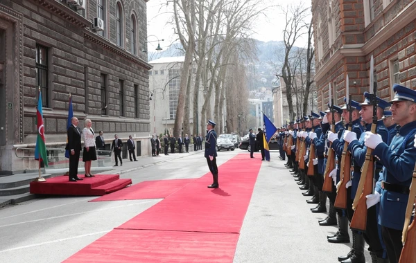 В Сараево состоялась церемония официальной встречи Президента Азербайджана Ильхама Алиева - ФОТО