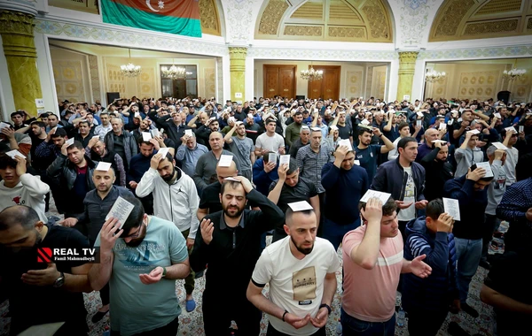 Bakıda 3-cü Qədr gecəsindən FOTO-lar
