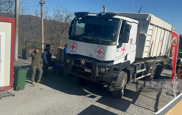 Xankəndi-Laçın yolunda BQXK-nin avtomobilləri növbəti dəfə maneəsiz keçib - FOTO
