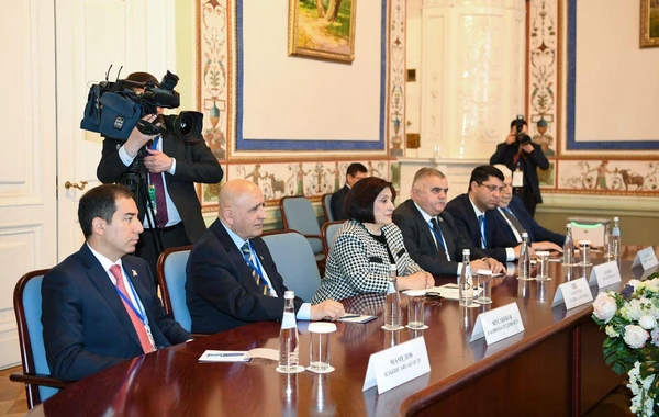 Sahibə Qafarova qazaxıstanlı həmkarı ilə görüşüb - FOTO