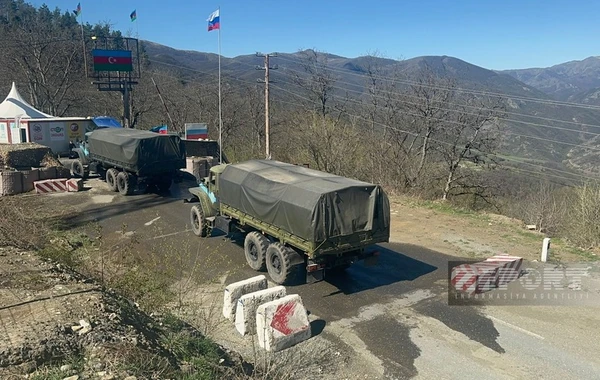 По дороге Ханкенди-Лачын беспрепятственно проехал 61 автомобиль миротворцев ОБНОВЛЕНО + ФОТО