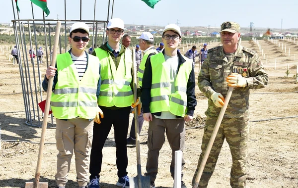 "BME - Schindler" şirkəti ağacəkmə aksiyası keçirdi - FOTO/VİDEO