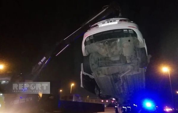 Bakıda ağır yol qəzası: Ölən və xəsarət alanlar var - FOTO