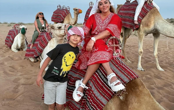 Xatirə İslamın ailəsi ilə Dubay və Safari istirahətindən görüntülər - VİDEO