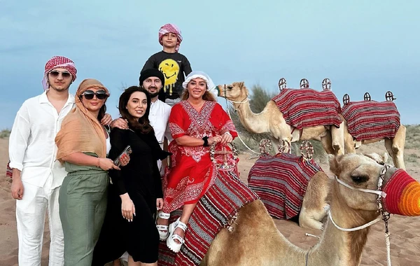 Xatirə İslamın ailəsi ilə Dubay və Safari istirahətindən görüntülər - VİDEO