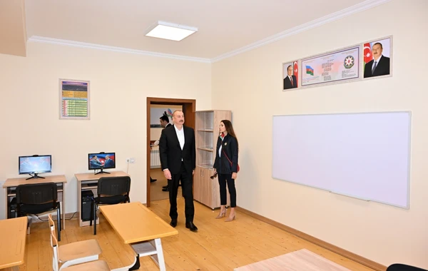 Prezident və xanımı Neftçalada yeni inşa olunan məktəbin açılışında iştirak ediblər - FOTO - YENİLƏNİB