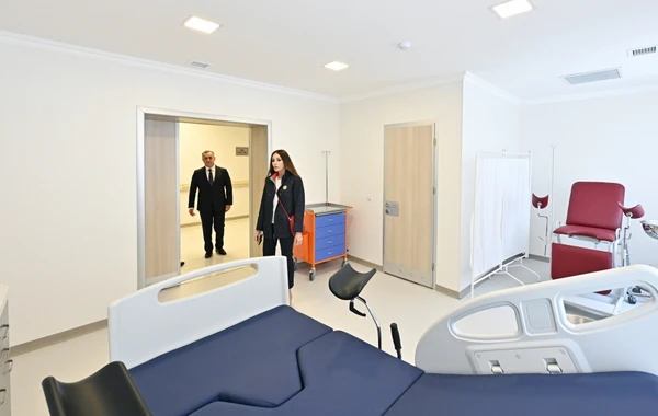 Prezident və xanımı Salyanda Doğum Evində və Uşaq Poliklinikasında yaradılan şəraitlə tanış olub - FOTO - YENİLƏNİB