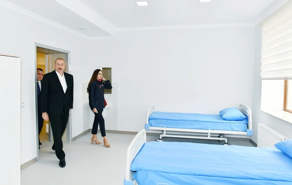 Prezident və xanımı Salyanda Doğum Evində və Uşaq Poliklinikasında yaradılan şəraitlə tanış olub - FOTO - YENİLƏNİB