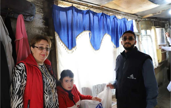 "Avrora MMC" aztəminatlı ailələrə bayram sovqatı çatdırıb - FOTO