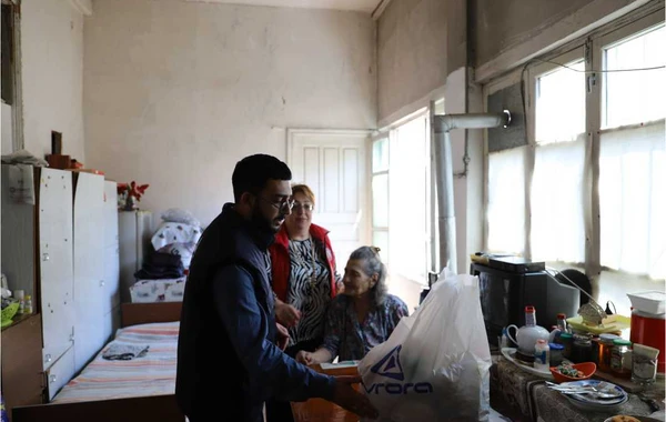 "Avrora MMC" aztəminatlı ailələrə bayram sovqatı çatdırıb - FOTO