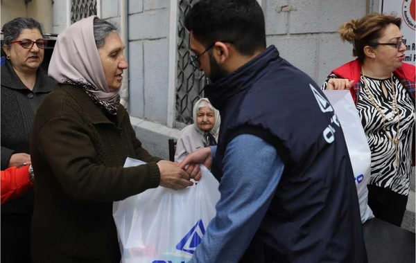 "Avrora MMC" aztəminatlı ailələrə bayram sovqatı çatdırıb - FOTO