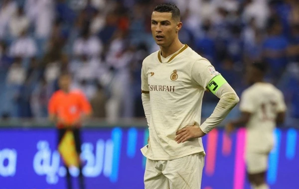 Ronaldodan azarkeşlərə böyük tərbiyəsizlik! - Futboldan kənarlaşdırla bilər - FOTO