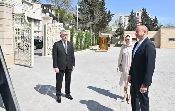 Президент и первая леди приняли участие в открытии Джума мечети в Наримановском районе - ОБНОВЛЕНО + ФОТО