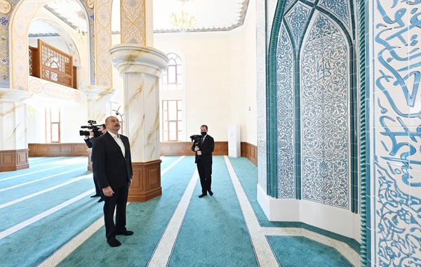 Президент и первая леди приняли участие в открытии Джума мечети в Наримановском районе - ОБНОВЛЕНО + ФОТО