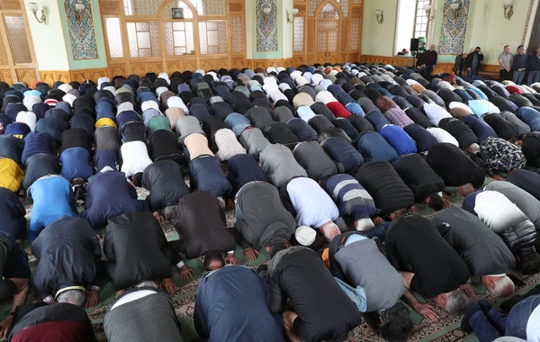 "Təzə Pir" məscidində bayram namazı qılınıb