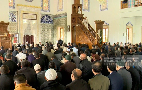 Naxçıvanda bayram namazı qılınıb - FOTO