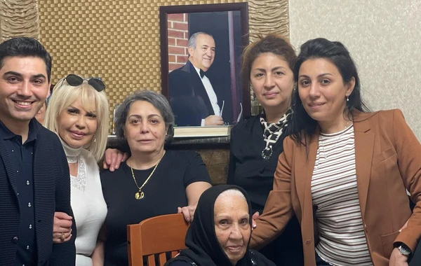 Səməd Səmədovun həyat yoldaşı müğənniləri bir araya yığdı - FOTO