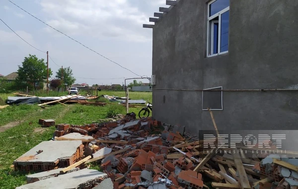 Ураган и ливни повредили 30 домов в Масаллы, отключено электричество - ФОТО