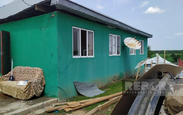 Ураган и ливни повредили 30 домов в Масаллы, отключено электричество - ФОТО