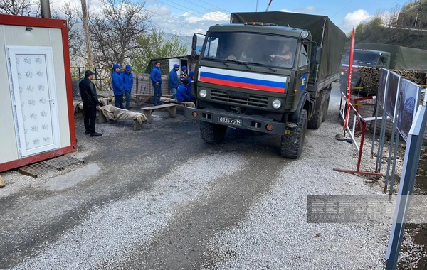 По дороге Ханкенди-Лачын беспрепятственно проехали 76 автомобилей миротворцев - ОБНОВЛЕНО + ФОТО