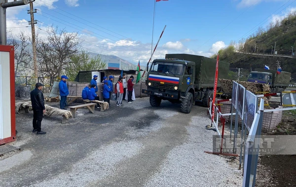 По дороге Ханкенди-Лачын беспрепятственно проехали 76 автомобилей миротворцев - ОБНОВЛЕНО + ФОТО