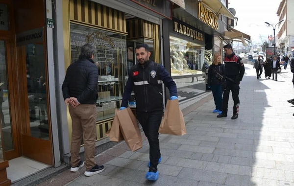 Zərgərlik dükanının divarını dəlib 23 kiloqram qızıl oğurladılar - FOTO