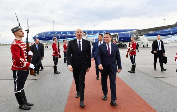 Президент Ильхам Алиев прибыл с рабочим визитом в Болгарию - ФОТО