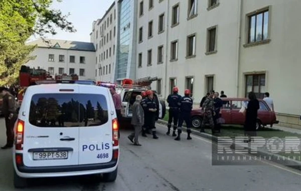 TƏBİB: Из-за пожара в больнице в Гяндже эвакуированы 58 человек - ОБНОВЛЕНО + ФОТО