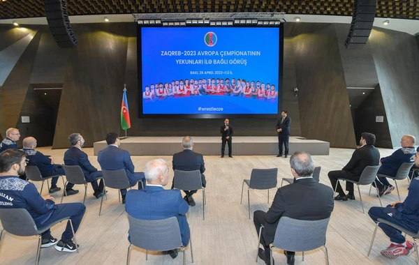 Mikayıl Cabbarov Prezident İlham Əliyevin təbriklərini güləşçilərə çatdırıb - FOTO