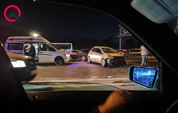 Aeroport yolunda zəncirvari qəza, yaralı var - FOTO