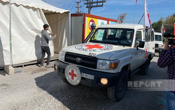 Bu gün Xankəndi-Laçın yolunda sülhməramlıların 38 avtomobili maneəsiz keçib - YENİLƏNİB - FOTO