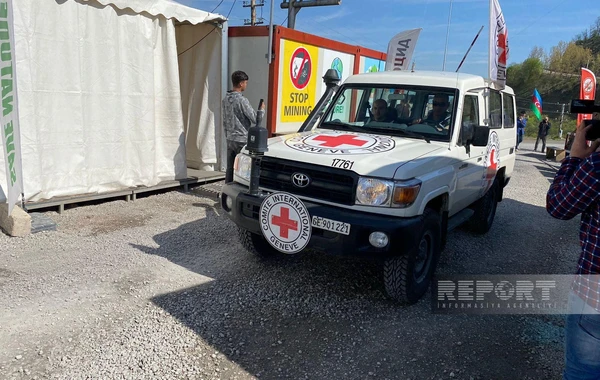 Bu gün Xankəndi-Laçın yolunda sülhməramlıların 38 avtomobili maneəsiz keçib - YENİLƏNİB - FOTO