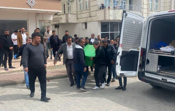 Zəlzələdə arvadı və iki uşağı ölən kişi qızını güllələyib özü də intihar etdi - FOTO