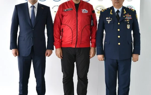 Azərbaycan müdafiə nazirinin müavinləri Türkiyədə yüksək texnologiyalar sərgisində iştirak ediblər - FOTO