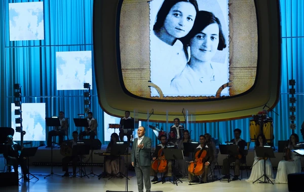 İlham Əliyev və Mehriban Əliyeva Zərifə Əliyevanın 100 illiyi münasibətilə keçirilən konsertdə iştirak ediblər