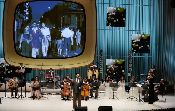 İlham Əliyev və Mehriban Əliyeva Zərifə Əliyevanın 100 illiyi münasibətilə keçirilən konsertdə iştirak ediblər