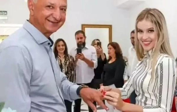 ŞOK HADİSƏ: 65 yaşlı mer 16 yaşlı qızla evləndi - FOTO