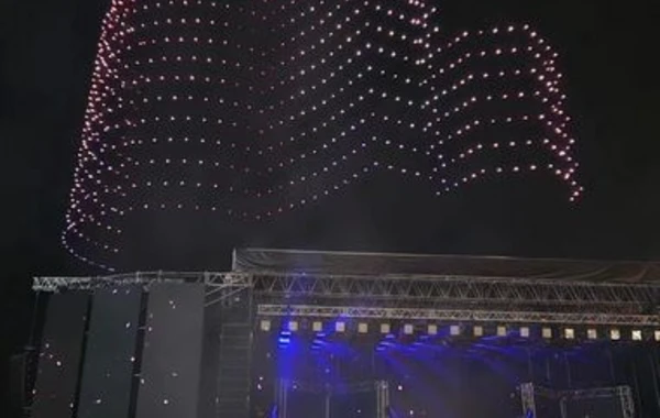 Лейла Алиева поделилась кадрами с грандиозного шоу в рамках Гран-при Азербайджана "Формулы-1" - ВИДЕО