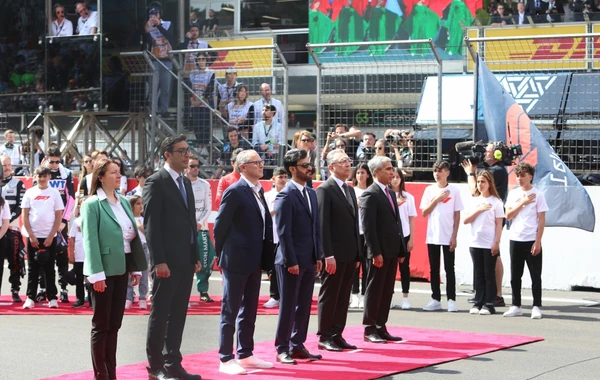İlham Əliyev və Mehriban Əliyeva “Formula-1” Azərbaycan Qran-prisinin əsas yarışına baxıblar - YENİLƏNİB+FOTO