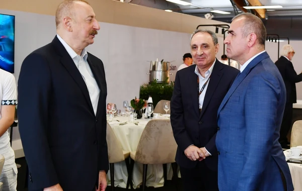 İlham Əliyev və Mehriban Əliyeva “Formula-1” Azərbaycan Qran-prisinin əsas yarışına baxıblar - YENİLƏNİB+FOTO