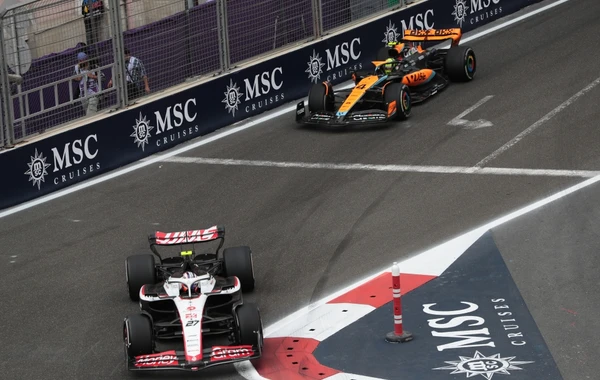 İlham Əliyev və Mehriban Əliyeva “Formula-1” Azərbaycan Qran-prisinin əsas yarışına baxıblar - YENİLƏNİB+FOTO