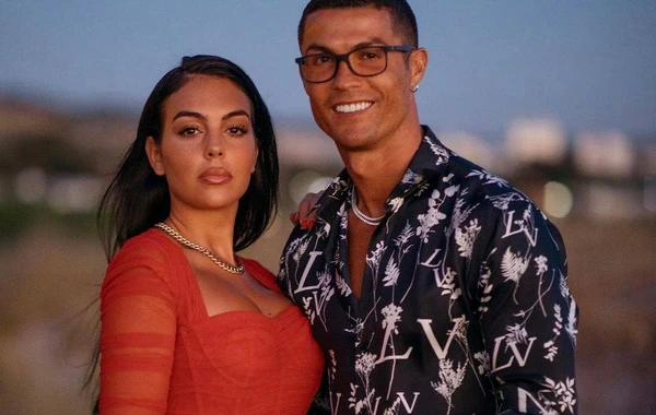 Ronaldodan ayrılıq iddialarına CAVAB - FOTO